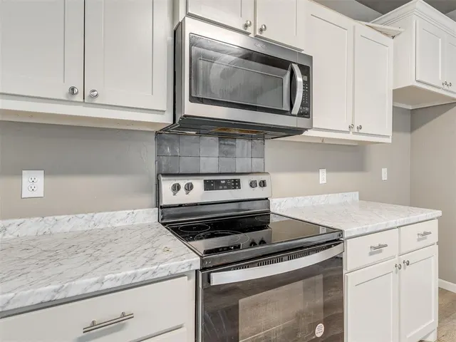 Photo 6 — 2105 NE 12th Street, Oklahoma City, OK 73117