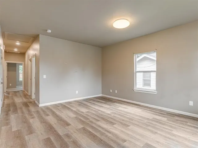 Photo 8 — 2105 NE 12th Street, Oklahoma City, OK 73117