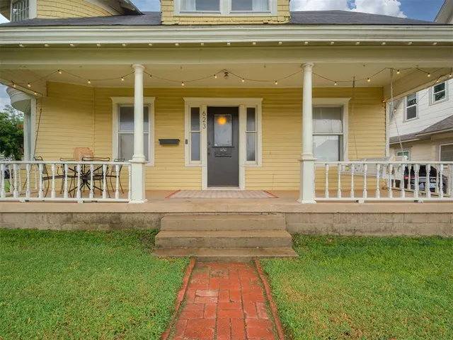 Photo 2 — 623 E Warner Avenue, Guthrie, OK 73044