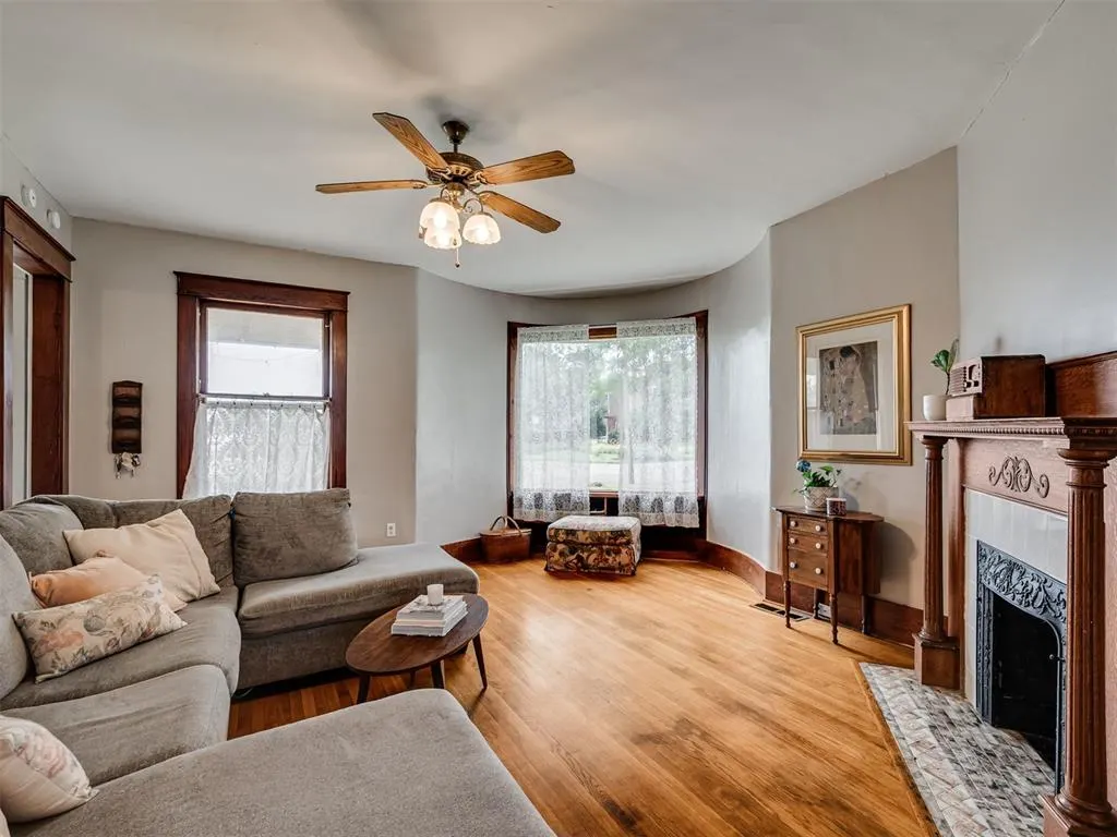 Photo 9 — 623 E Warner Avenue, Guthrie, OK 73044