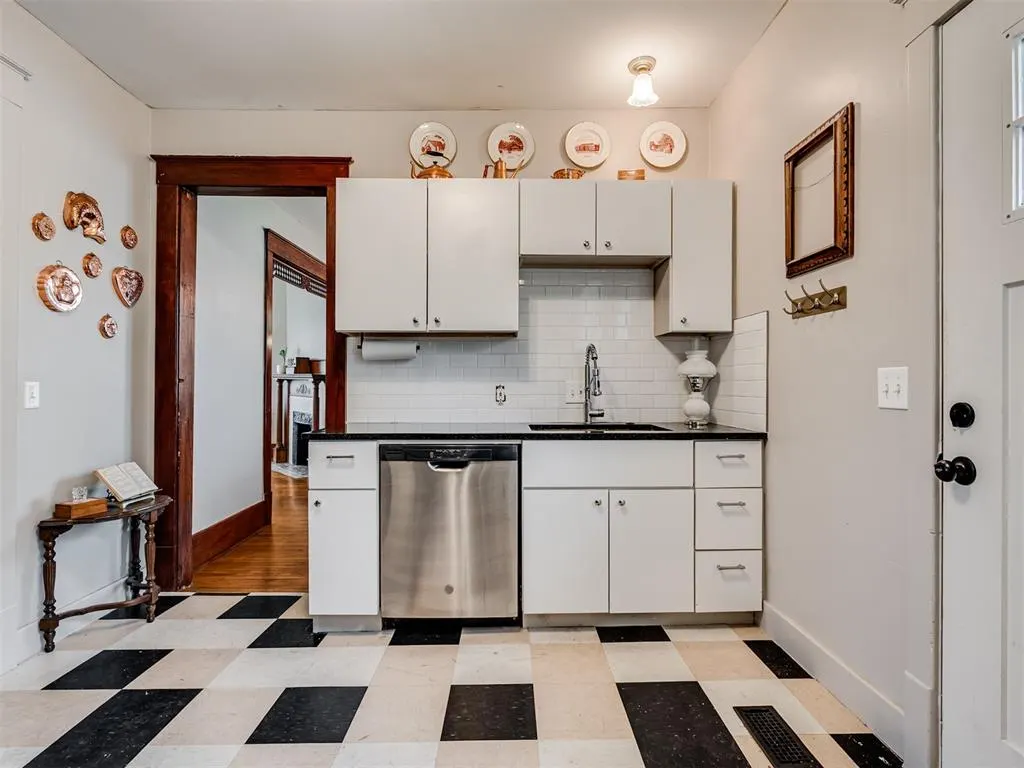 Photo 13 — 623 E Warner Avenue, Guthrie, OK 73044