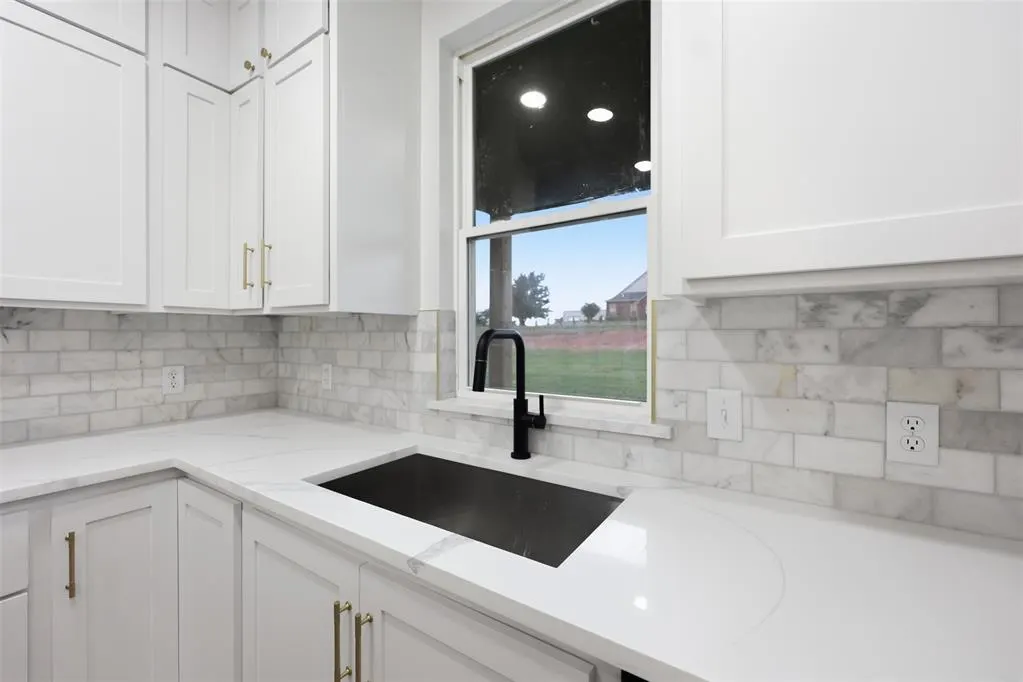 Photo 11 — 2153 Providence Way, Crescent, OK 73028