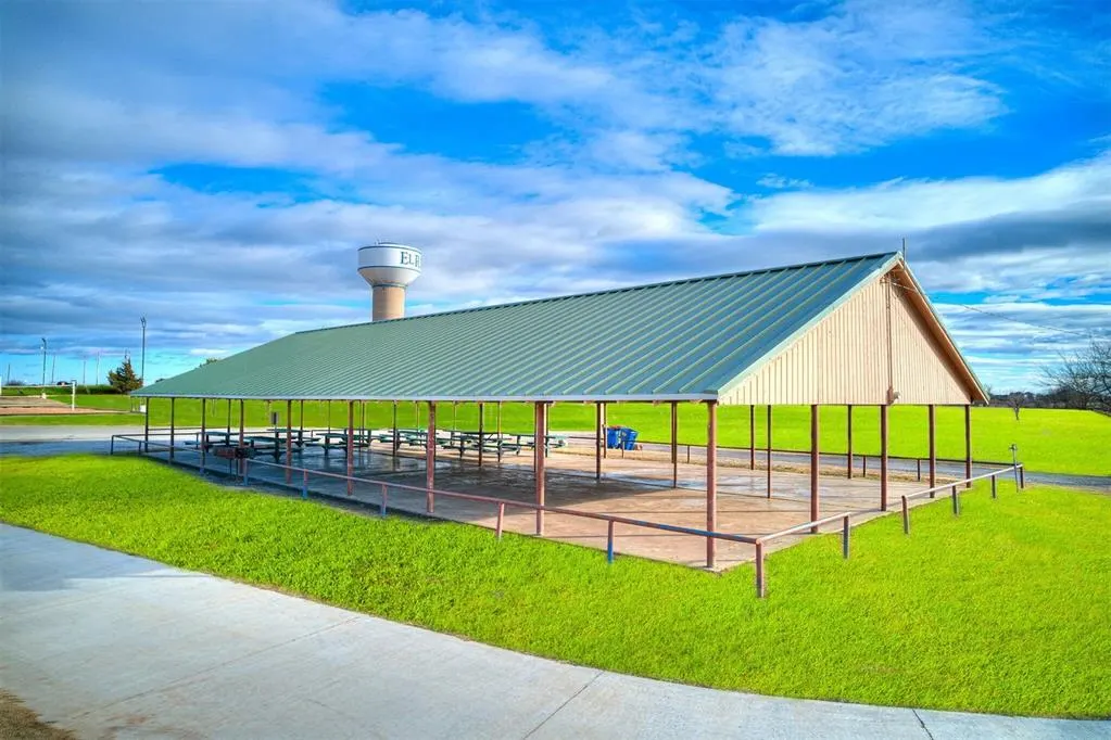 Photo 17 — 2002 Redwood Lane, El Reno, OK 73036