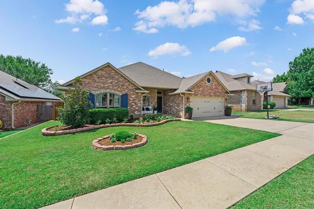 Photo 2 — 4324 NW 164th Terrace, Edmond, OK 73013