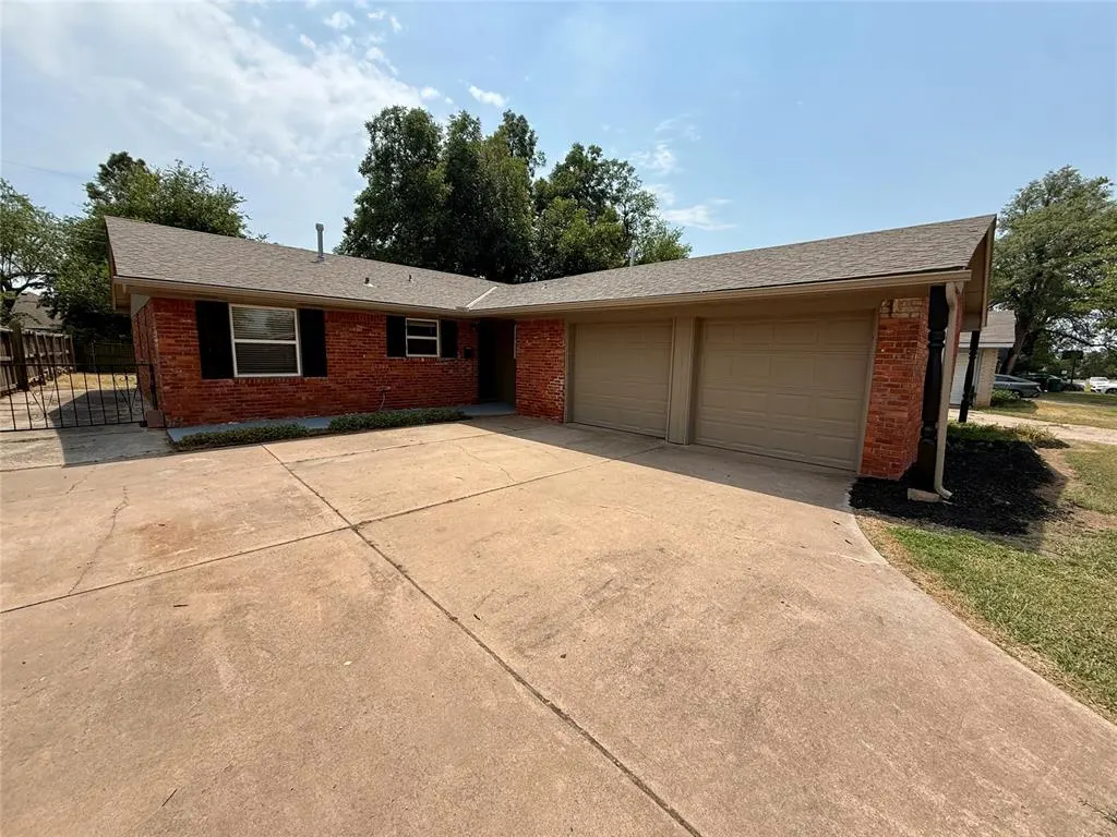 Photo 2 — 1132 NW 104th Street, Oklahoma City, OK 73114