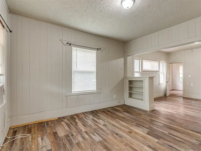 Photo 4 — 2109 NE 12th Street, Oklahoma City, OK 73117