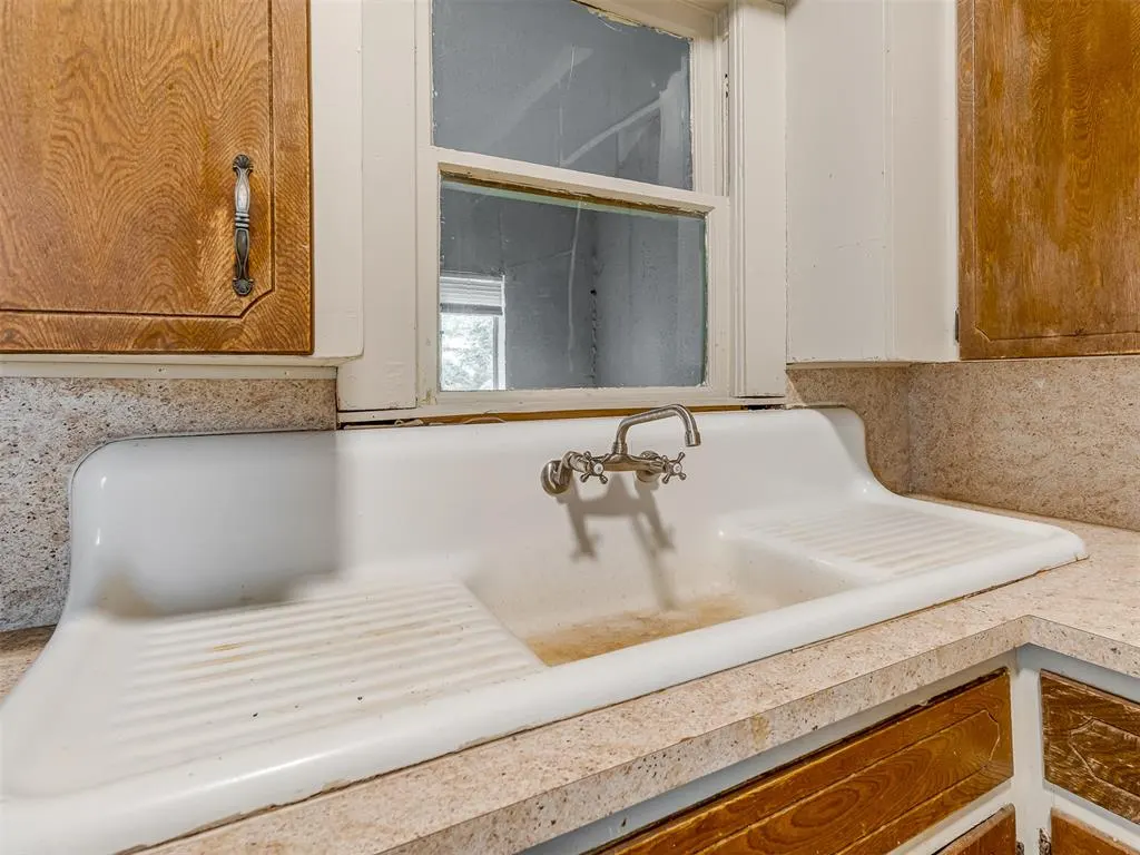 Photo 10 — 2109 NE 12th Street, Oklahoma City, OK 73117