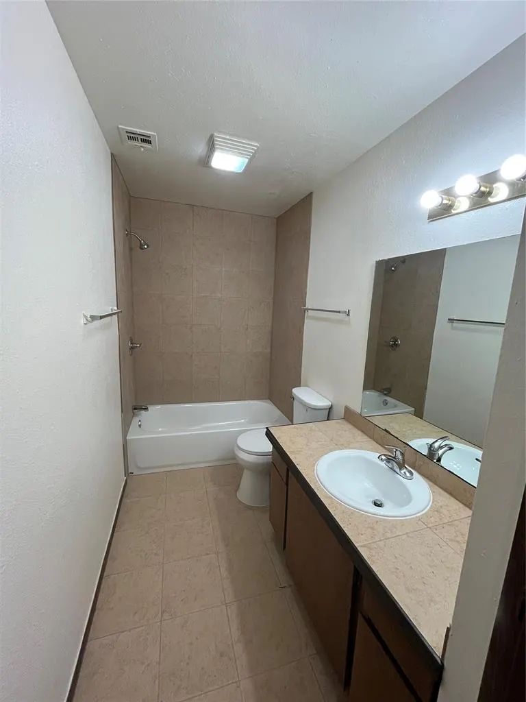 Photo 3 — 312 Falcon Court 2, Norman, OK 73069