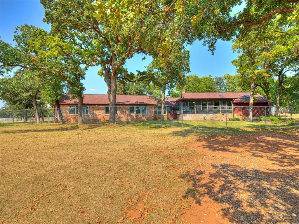 Photo 5 — 1016 N Shore Drive, Guthrie, OK 73044