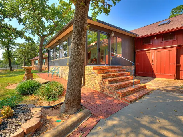 Photo 6 — 1016 N Shore Drive, Guthrie, OK 73044