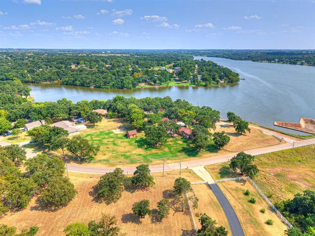 Photo 8 — 1016 N Shore Drive, Guthrie, OK 73044