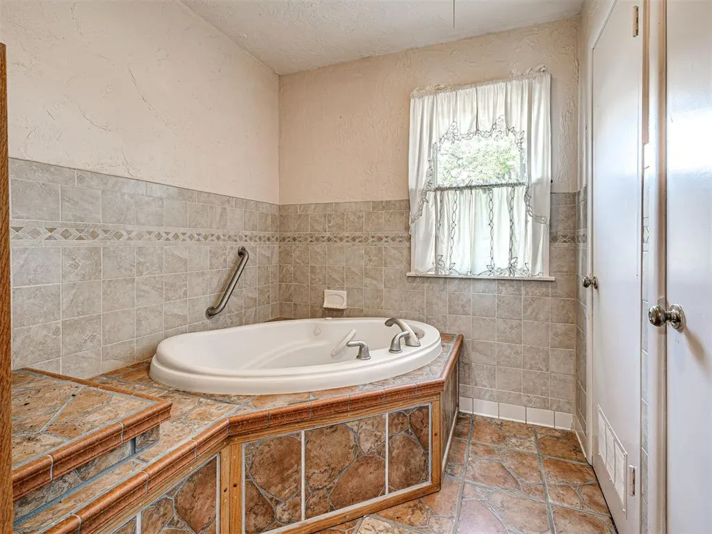 Photo 35 — 1016 N Shore Drive, Guthrie, OK 73044