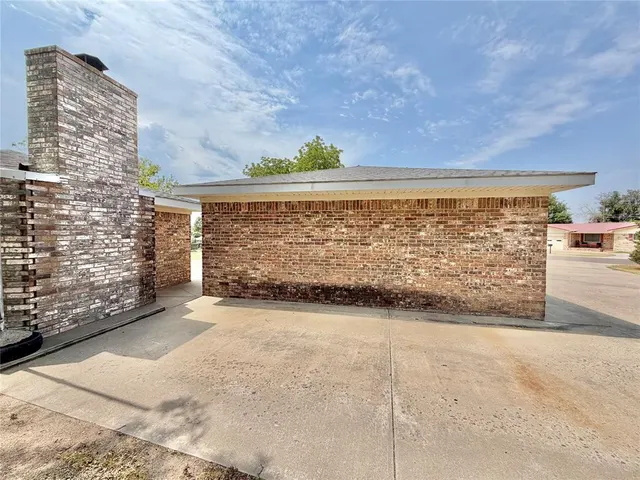 Photo 4 — 231 Circle Drive, Guymon, OK 73942