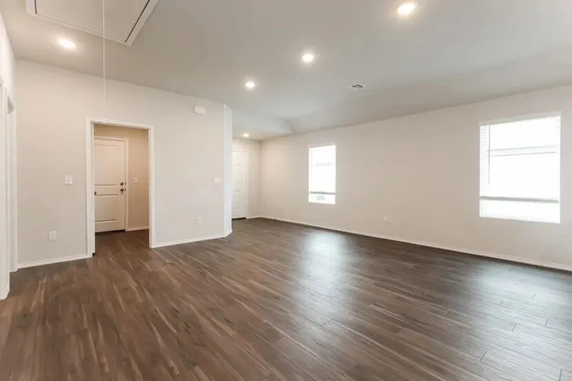 Photo 5 — 2001 Dogwood Drive, El Reno, OK 73036