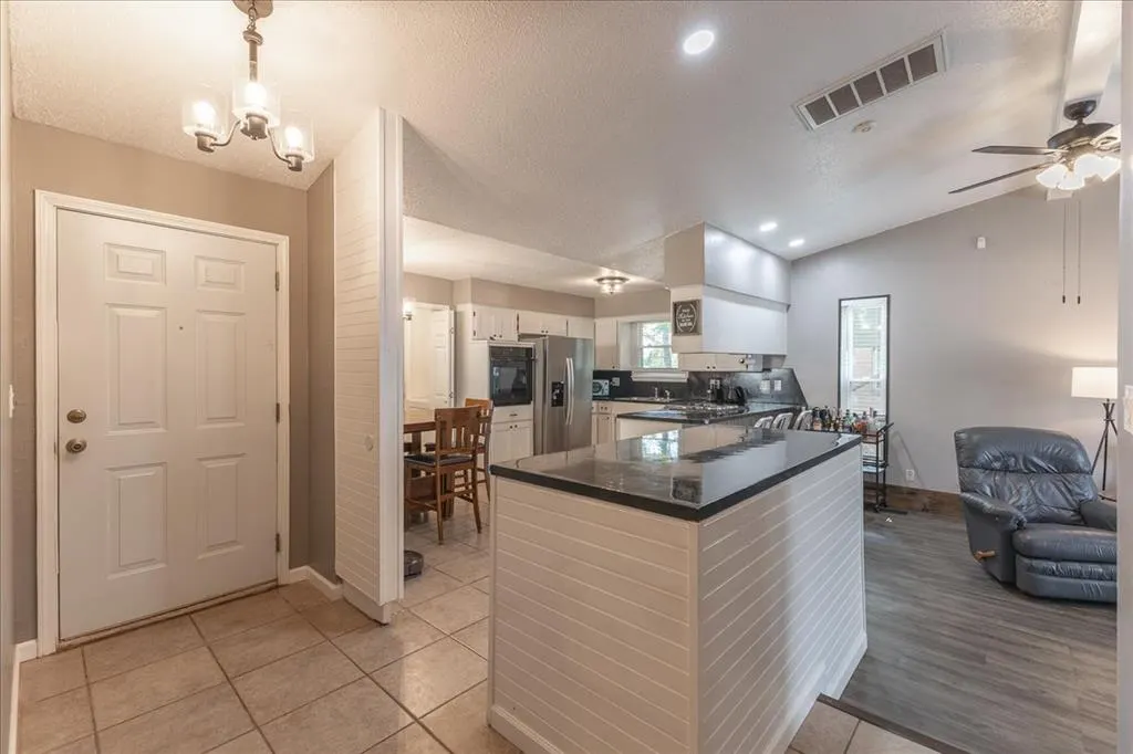 Photo 6 — 3809 Corbett Drive, Del City, OK 73115