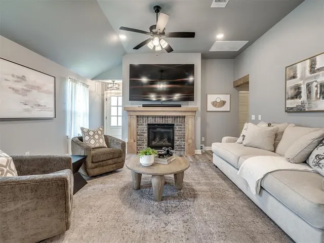 Photo 4 — 18816 Caballero Drive, Edmond, OK 73012