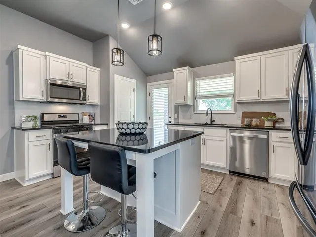 Photo 7 — 18816 Caballero Drive, Edmond, OK 73012