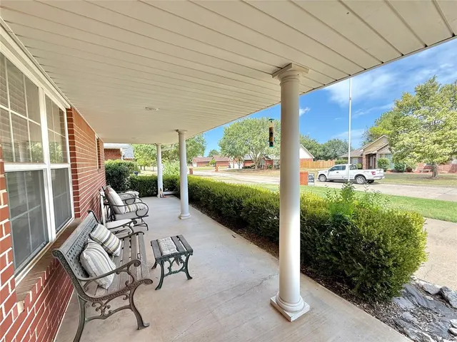 Photo 3 — 502 Pool Lane, Shawnee, OK 74801