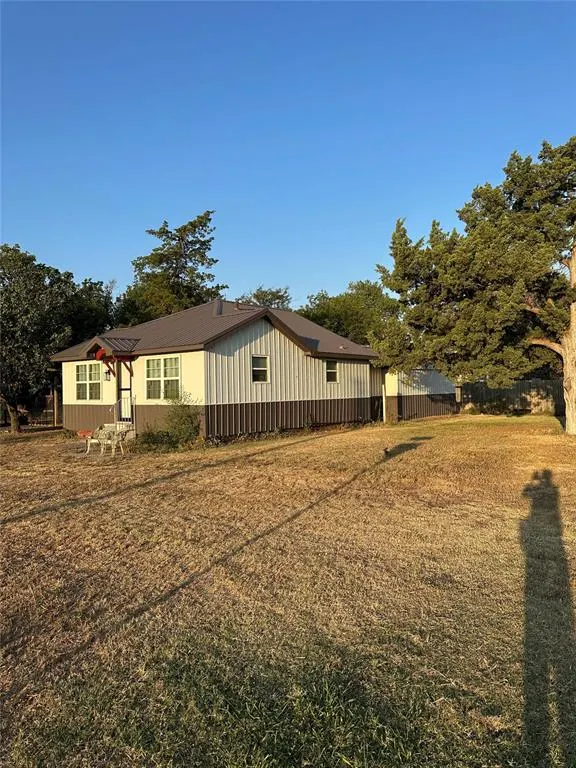 Front exterior — 301 S Dunn Street, Roosevelt, OK 73564