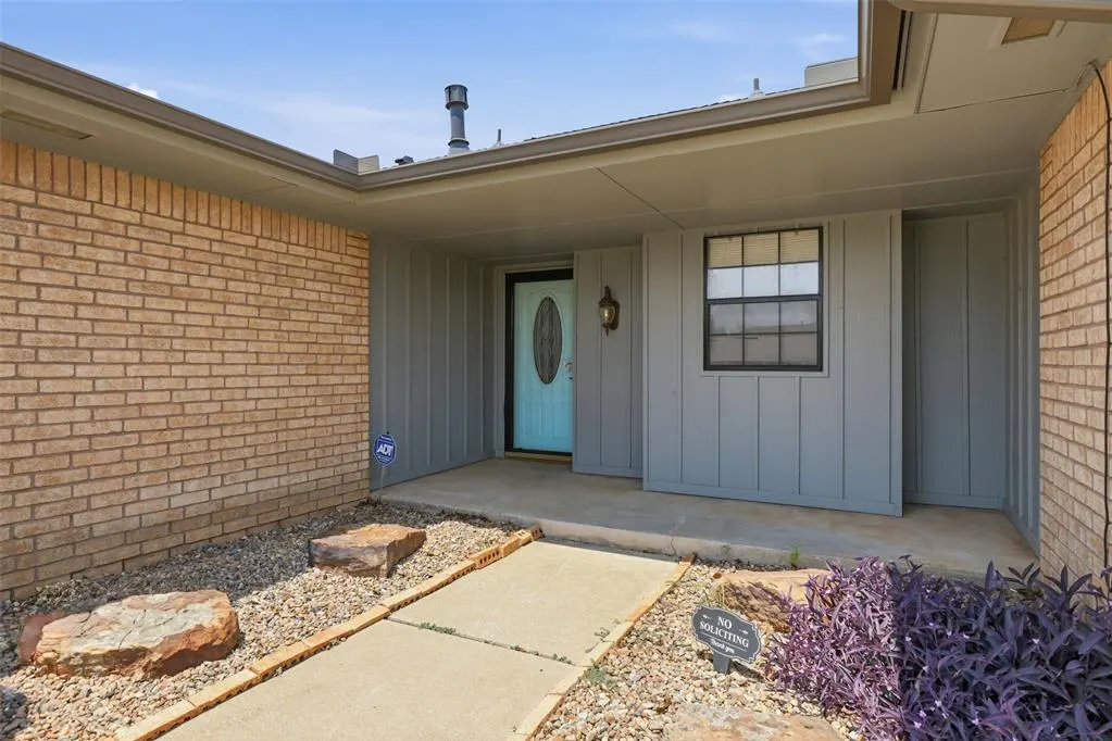 Photo 5 — 1431 Pickford Lane, Oklahoma City, OK 73159