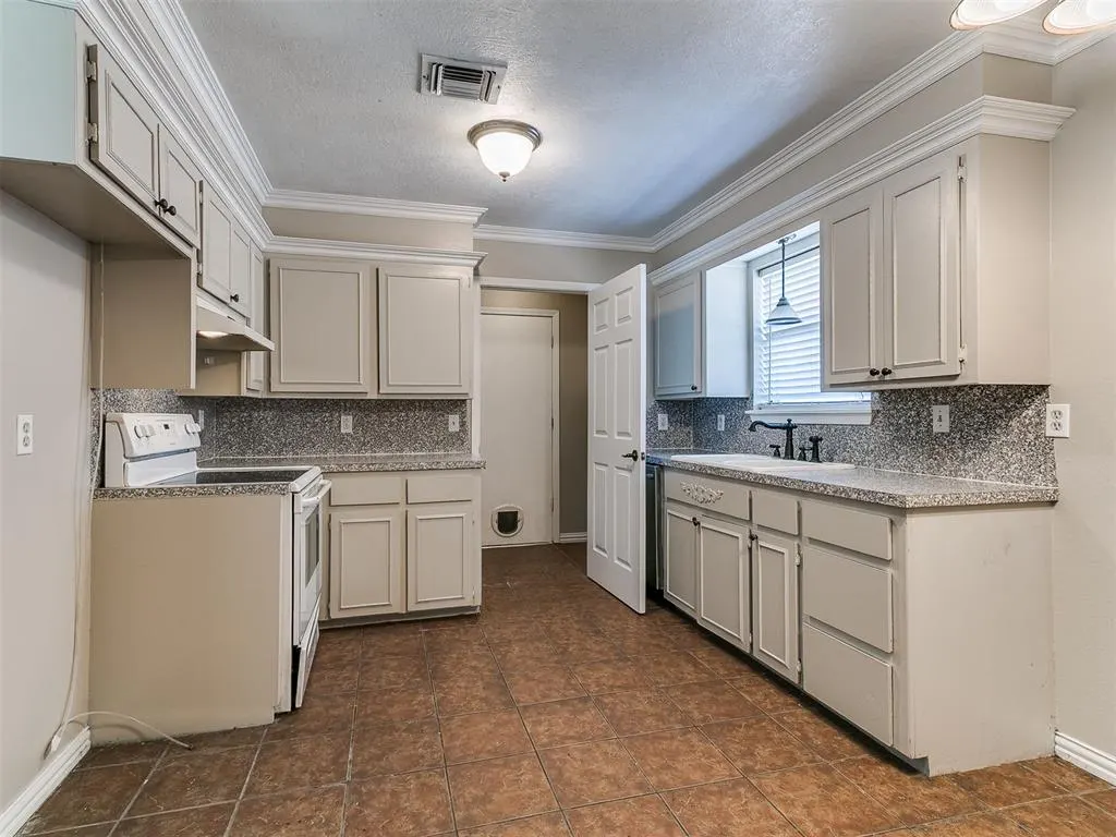 Photo 11 — 3403 W Mississippi Avenue, Chickasha, OK 73018