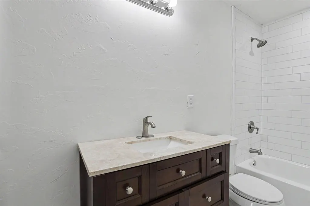 Photo 11 — 3805 SW 40th Place, Oklahoma City, OK 73119