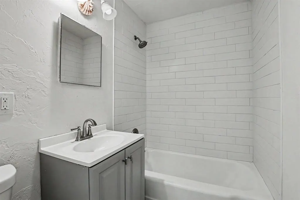 Photo 4 — 3805 SW 40th Place, Oklahoma City, OK 73119