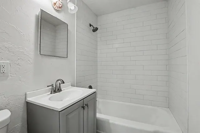 Photo 4 — 3805 SW 40th Place, Oklahoma City, OK 73119
