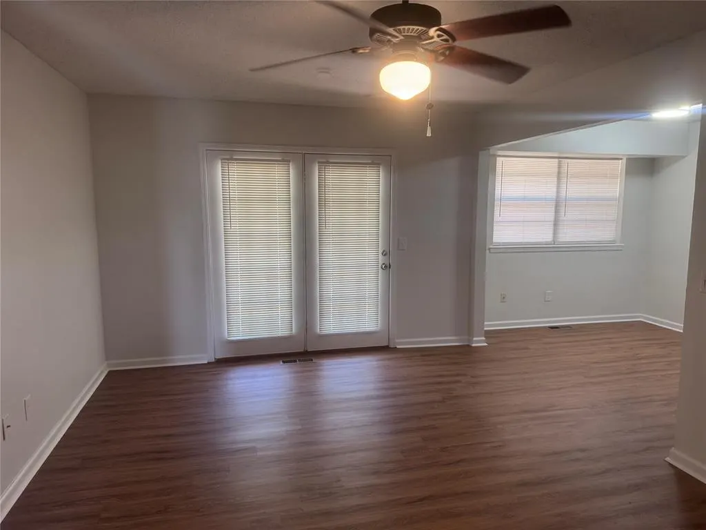 Photo 3 — 425 Meadow Lake Drive, Edmond, OK 73003