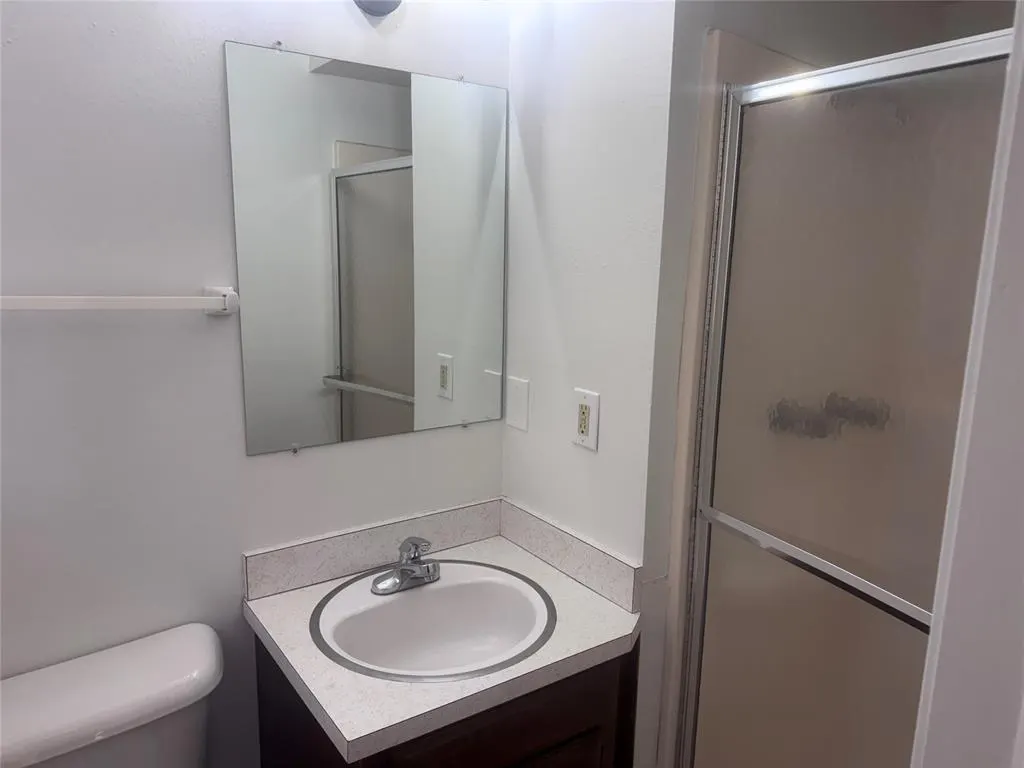 Photo 10 — 425 Meadow Lake Drive, Edmond, OK 73003
