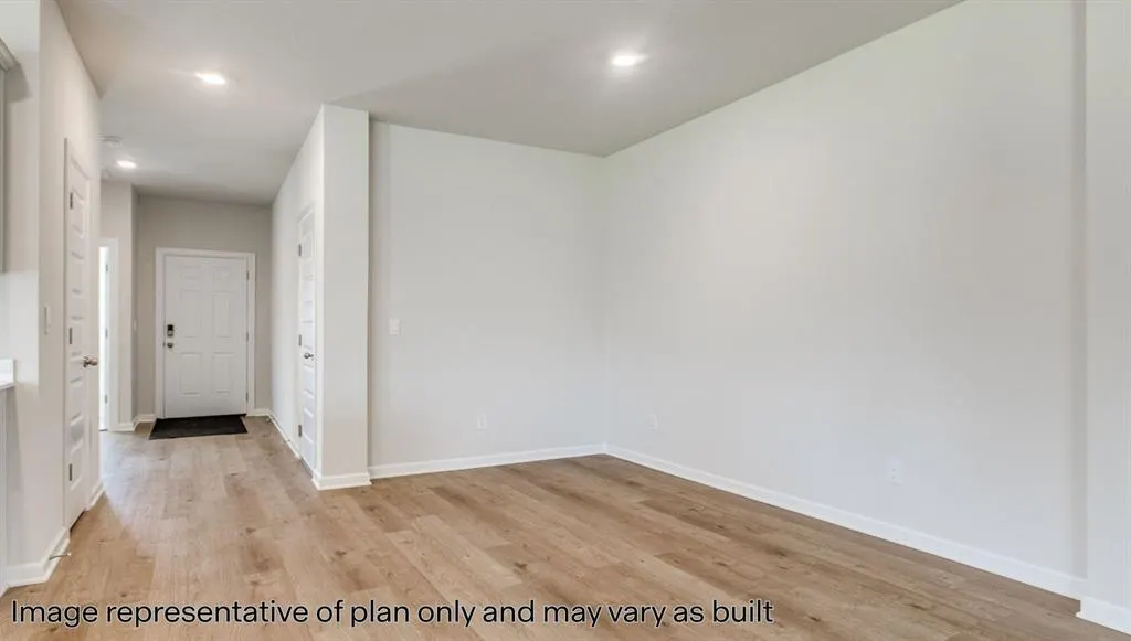 Photo 5 — 7720 Three Woods Lane, Yukon, OK 73099