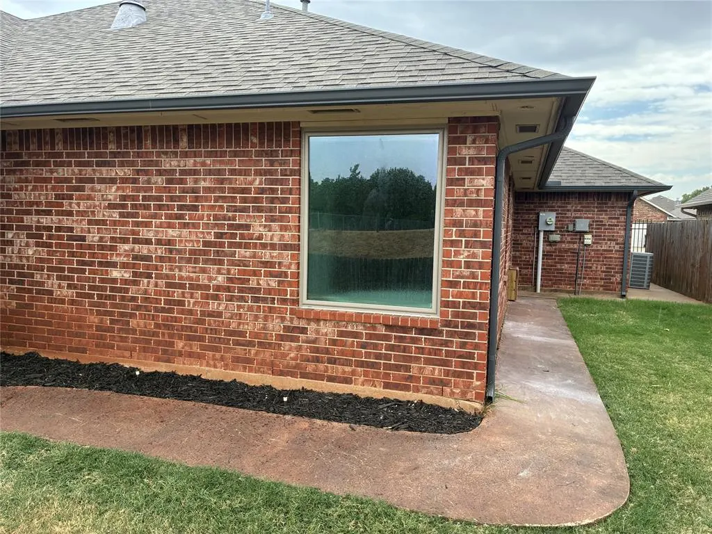 Photo 21 — 1617 SW 31st Street, Moore, OK 73160