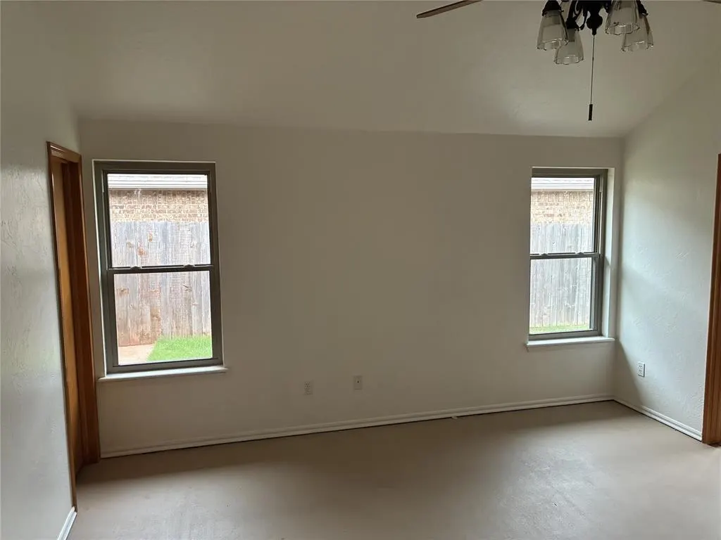 Photo 17 — 1617 SW 31st Street, Moore, OK 73160