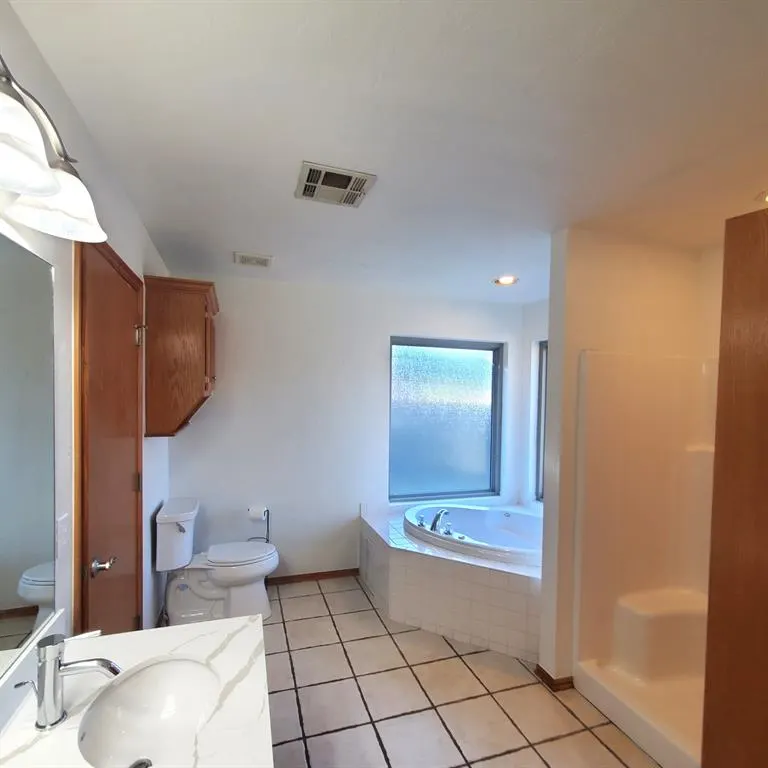 Photo 16 — 1617 SW 31st Street, Moore, OK 73160