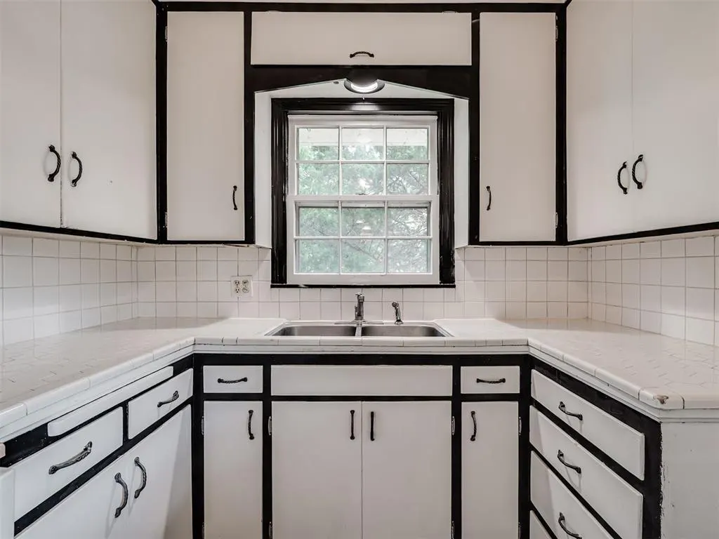 Photo 13 — 4406 N Harvey Parkway, Oklahoma City, OK 73118