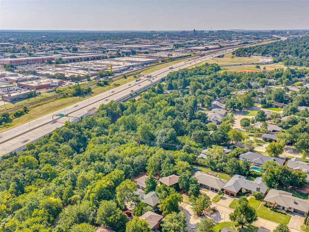Photo 29 — 4406 N Harvey Parkway, Oklahoma City, OK 73118