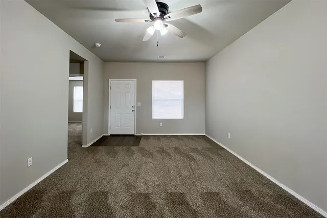 Photo 2 — 4301 Driftwood Drive, Harrah, OK 73045