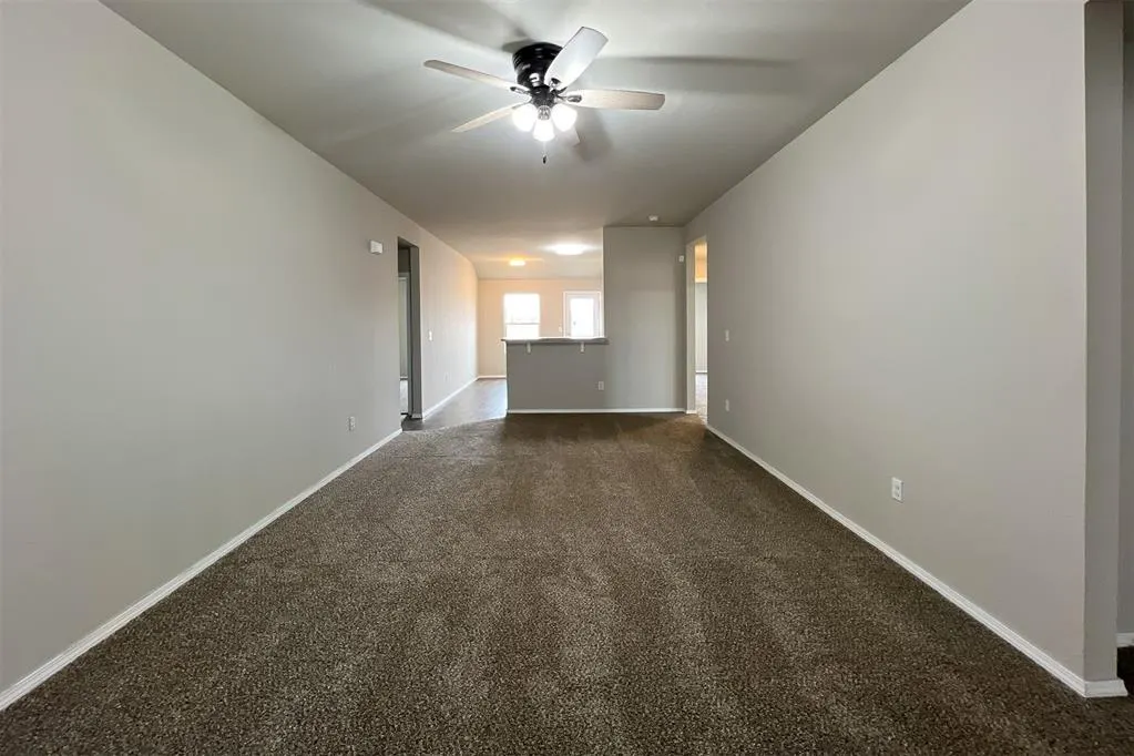 Photo 3 — 4301 Driftwood Drive, Harrah, OK 73045