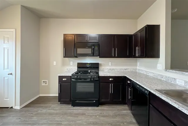 Photo 5 — 4301 Driftwood Drive, Harrah, OK 73045