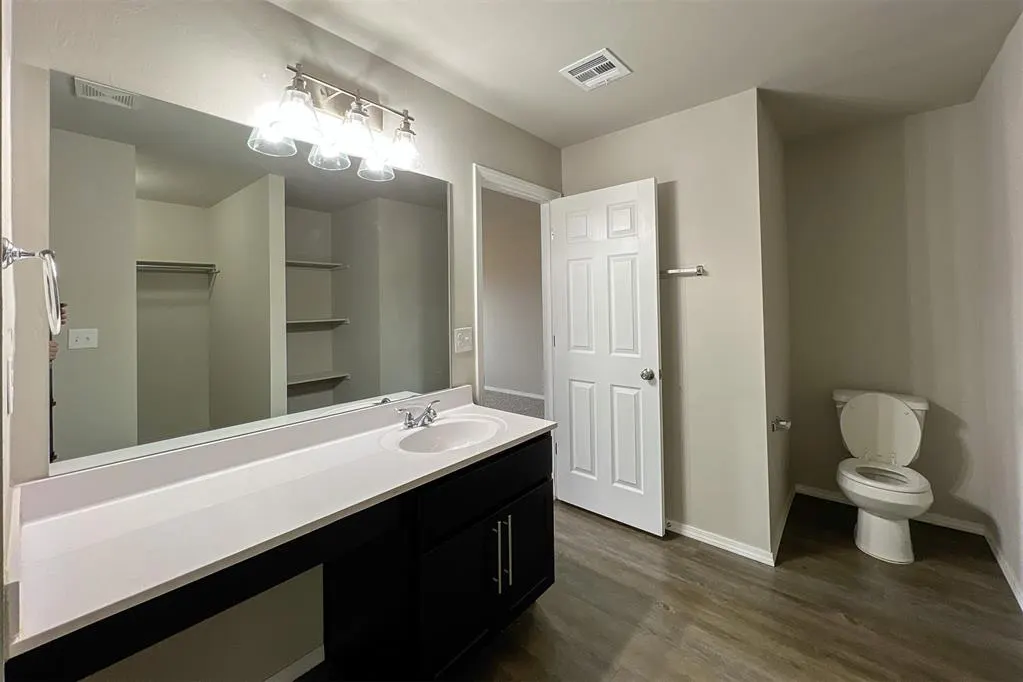 Photo 11 — 4301 Driftwood Drive, Harrah, OK 73045