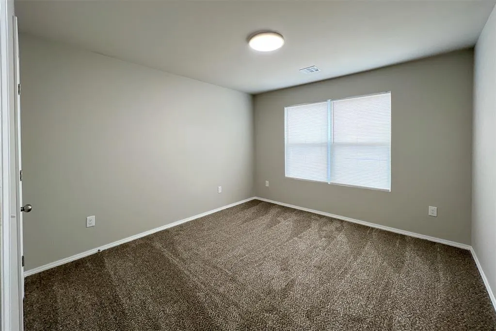 Photo 14 — 4301 Driftwood Drive, Harrah, OK 73045