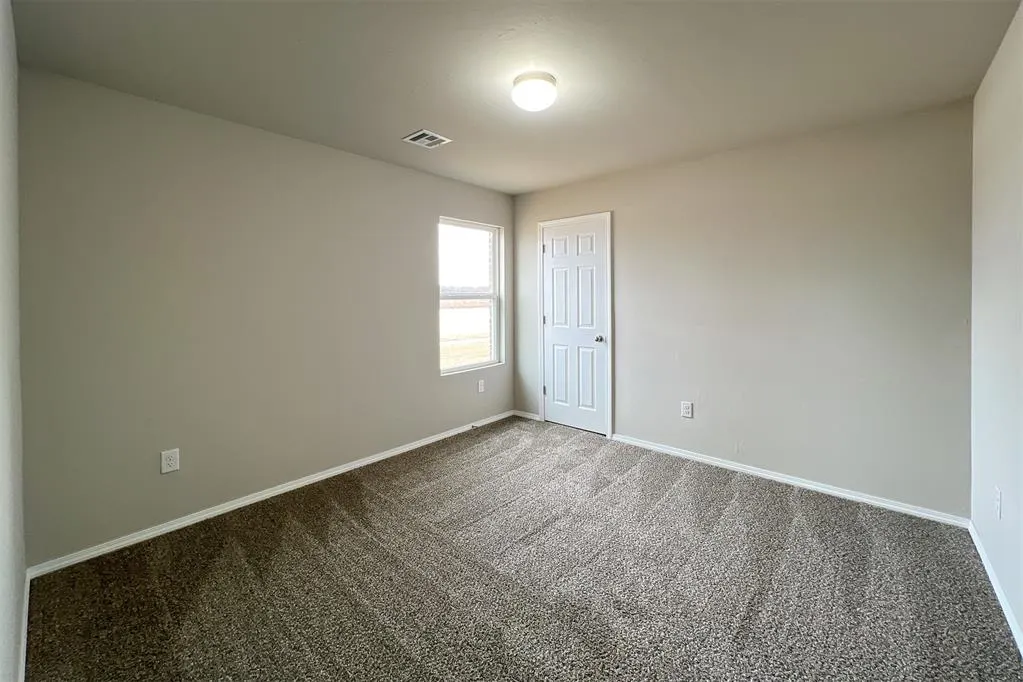 Photo 16 — 4301 Driftwood Drive, Harrah, OK 73045