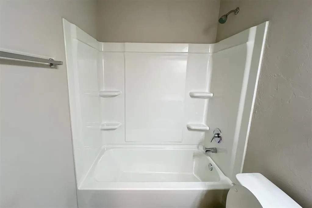 Photo 17 — 4301 Driftwood Drive, Harrah, OK 73045