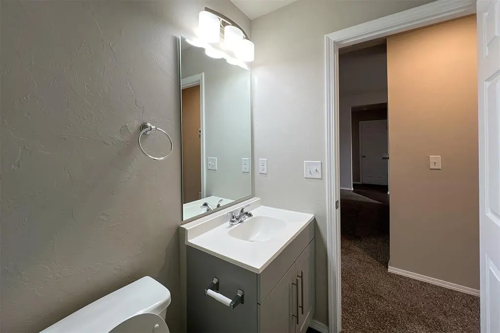 Photo 18 — 4301 Driftwood Drive, Harrah, OK 73045