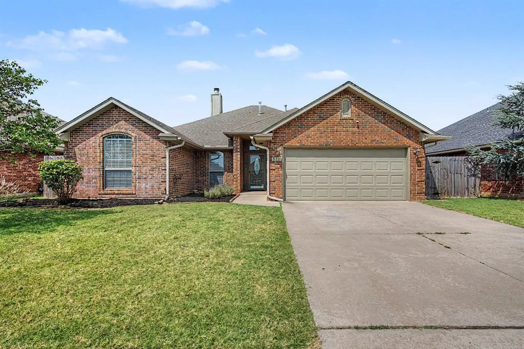 Front exterior — 521 Loyd Lane, Oklahoma City, OK 73160