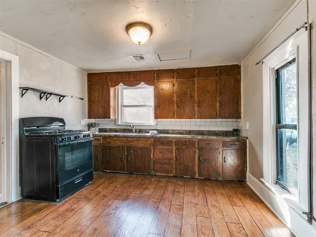 Photo 23 — 1201 W Logan Avenue, Guthrie, OK 73044