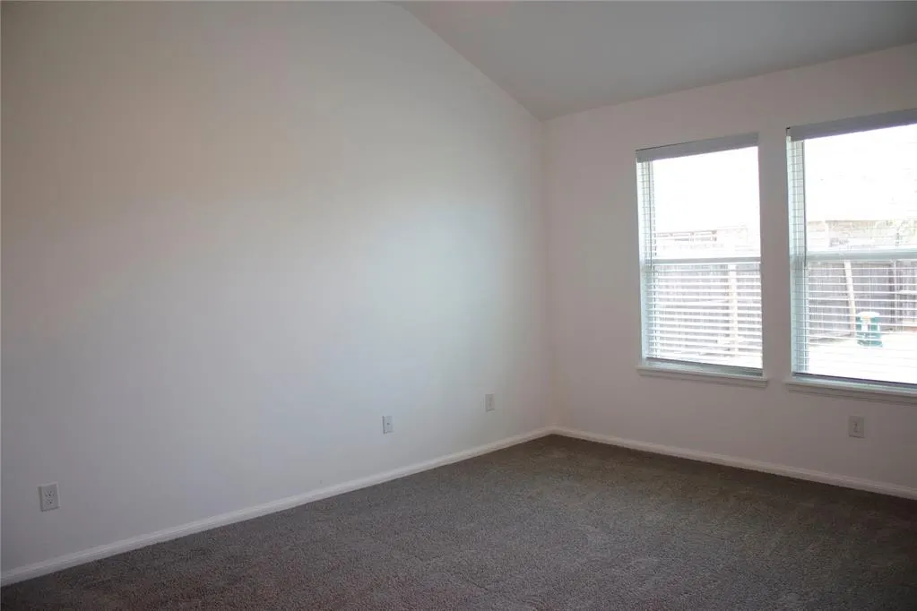 Photo 10 — 10601 NW 20th Street, Yukon, OK 73099