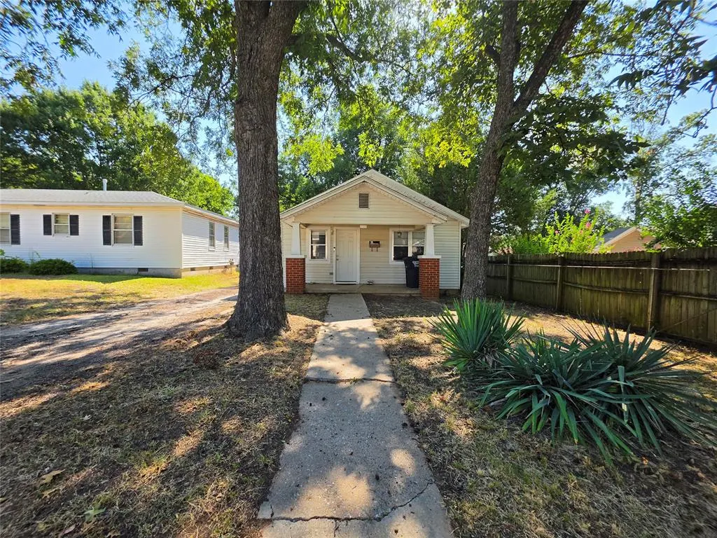 Front exterior — 309 N Roosevelt Avenue, Shawnee, OK 74801