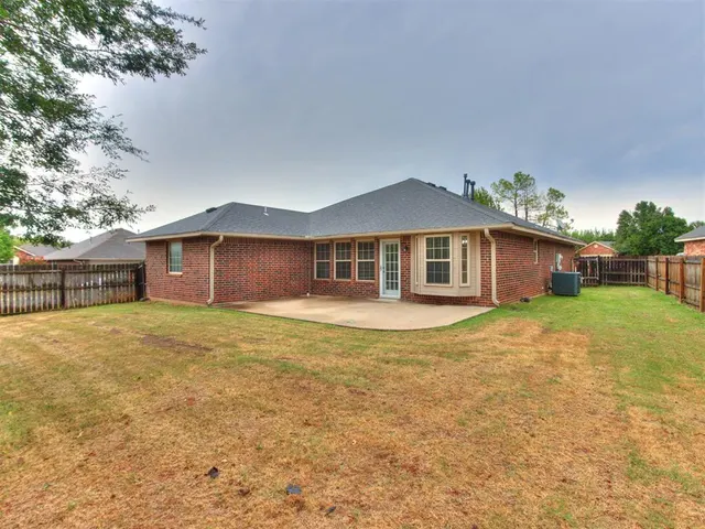 Photo 3 — 21925 Homesteaders Road, Edmond, OK 73012