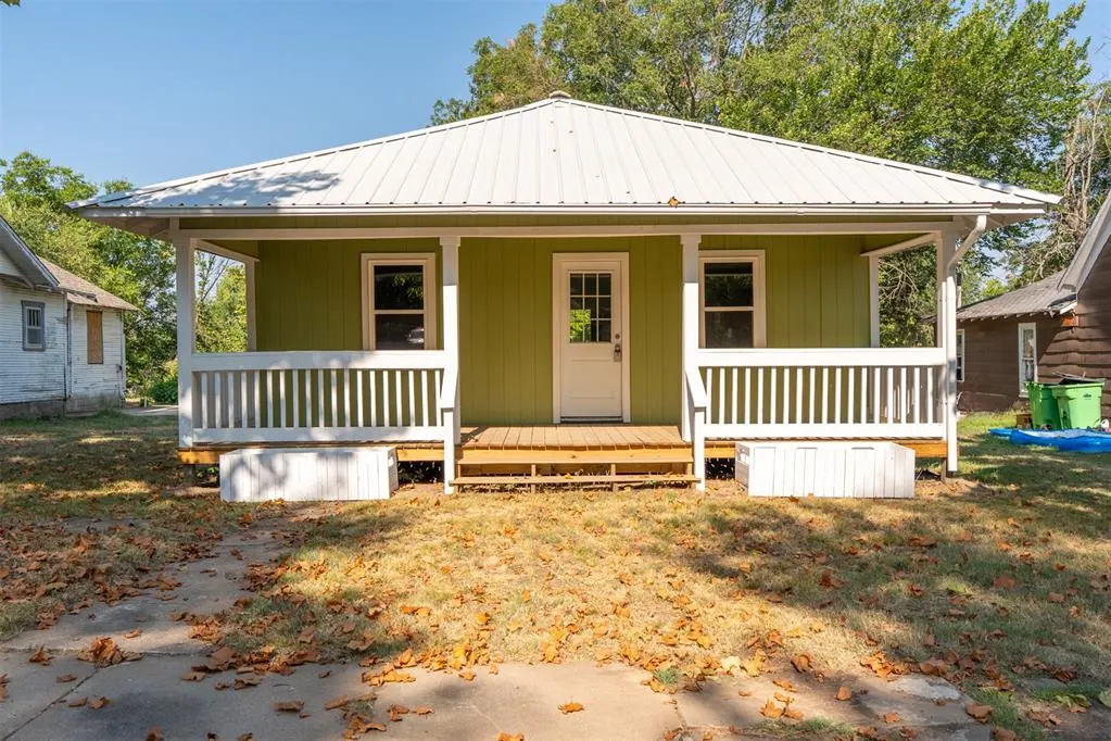 Front exterior — 123 S 9th Street, Okemah, OK 74859